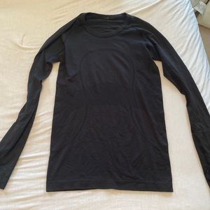 Black long sleeve swiftly tech